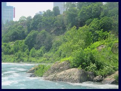 Niagara Falls 46 - green Canadian side